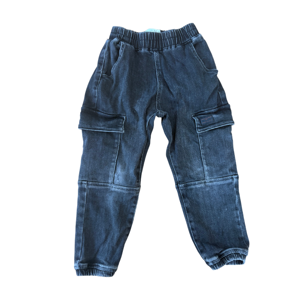 Pantalon Zara 3-4T *imparfait usure genoux